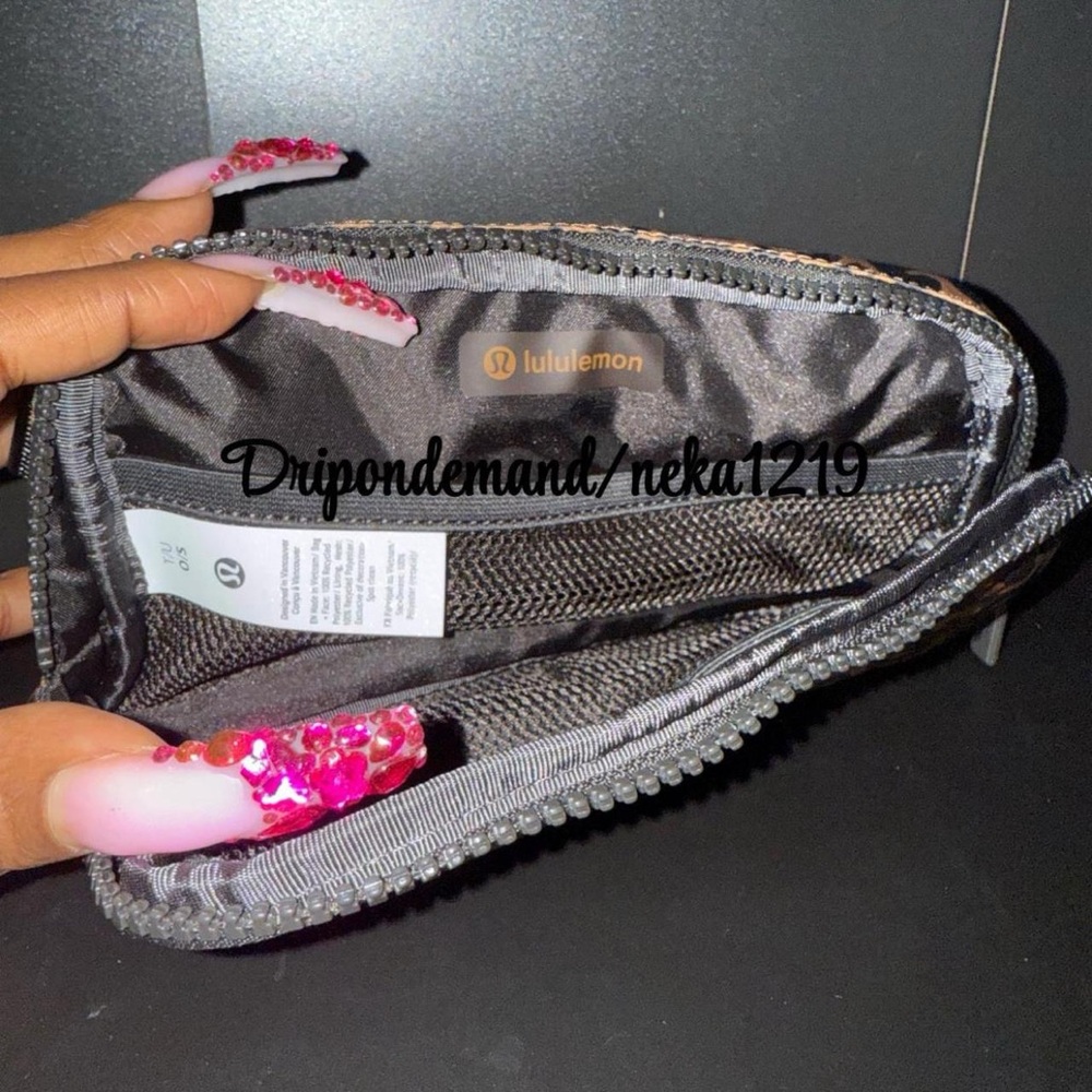 Lululemon Everywhere Belt Bag 1L- LDOK/NHBR - Picture 7 of 14